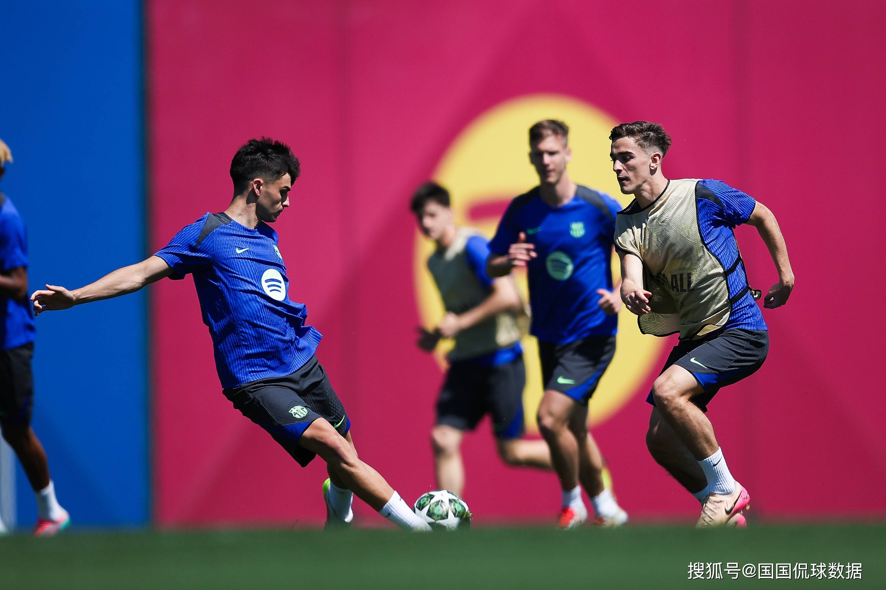  转会期足总杯焦点战，克里夫兰骑士强势反弹，赛场秩序良好，身体对抗强度拉满-开云kaiyun登录