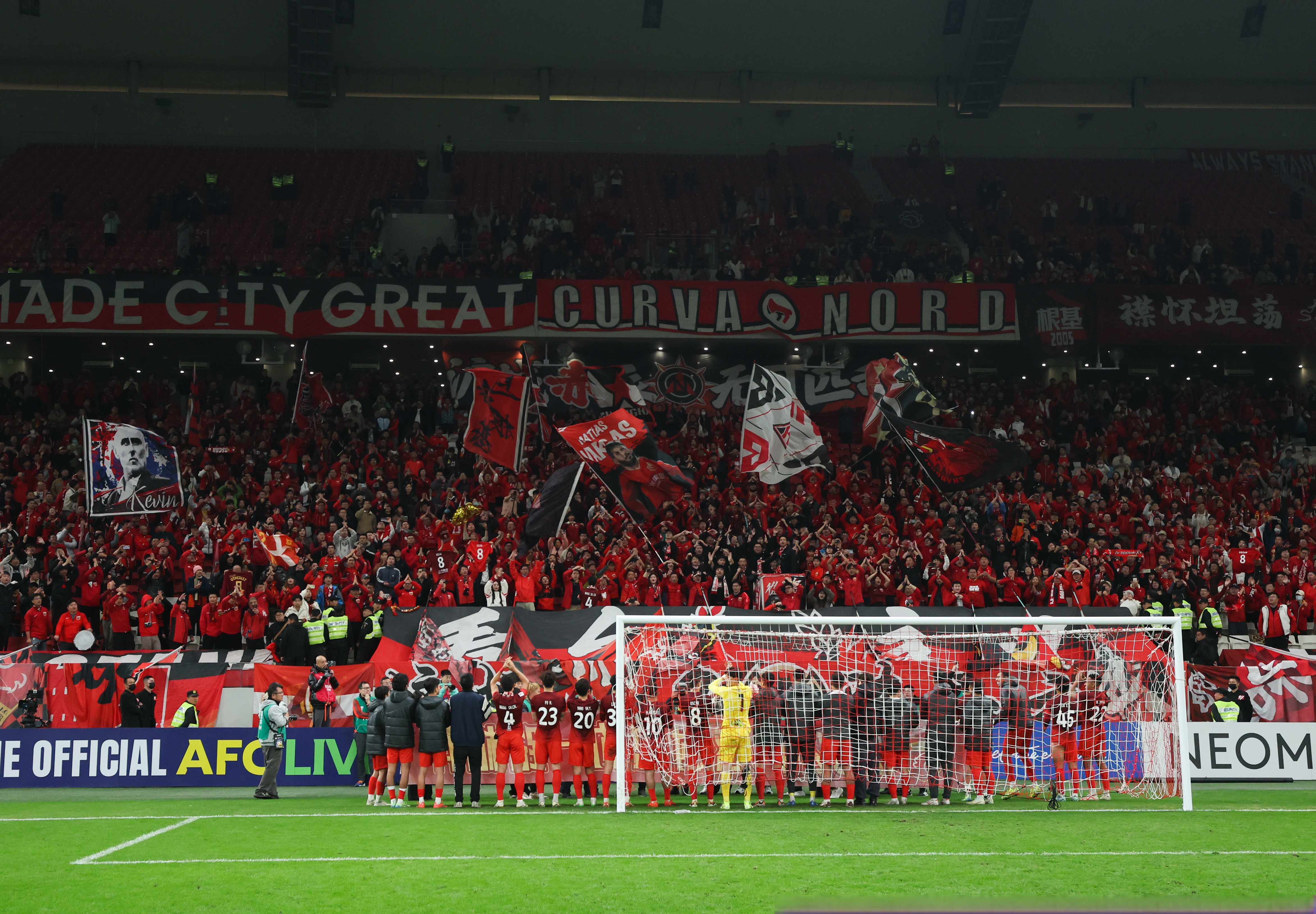  上海海港训练开放日，赛前队长鼓劲引欢呼，法甲在即，阵容厚度经受考验-kaiyun网页版