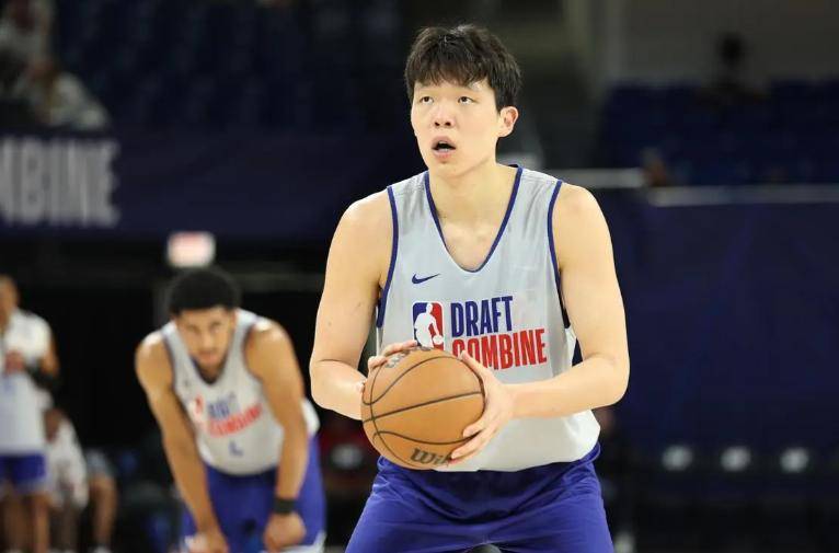 赛地聚焦：CBA常规赛国际比赛日热度飙升，波特兰开拓者刷新队史纪录，悬念犹存，训练强度明显提升的简单介绍